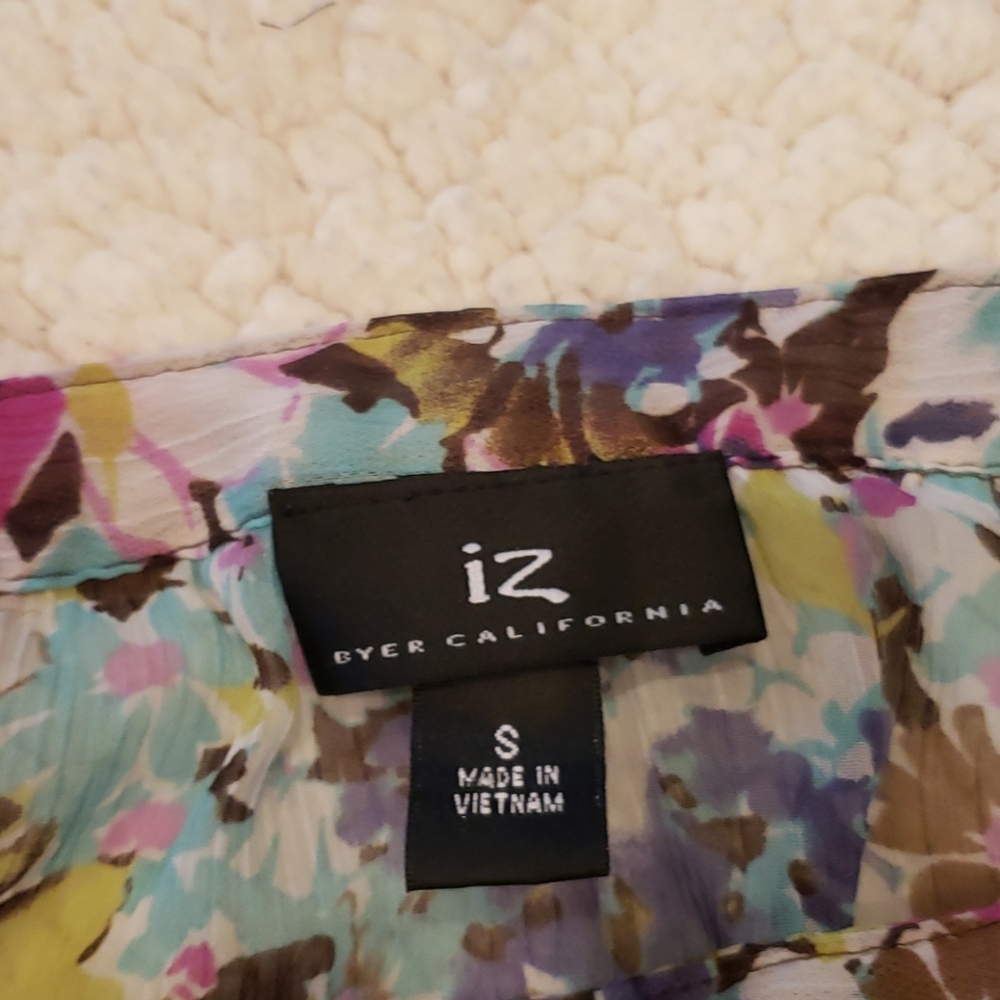 Shirt - Picture 2 of 3